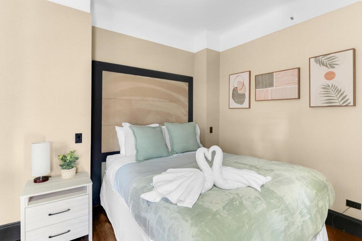 Highly Desired Times Square With Gym Appartement