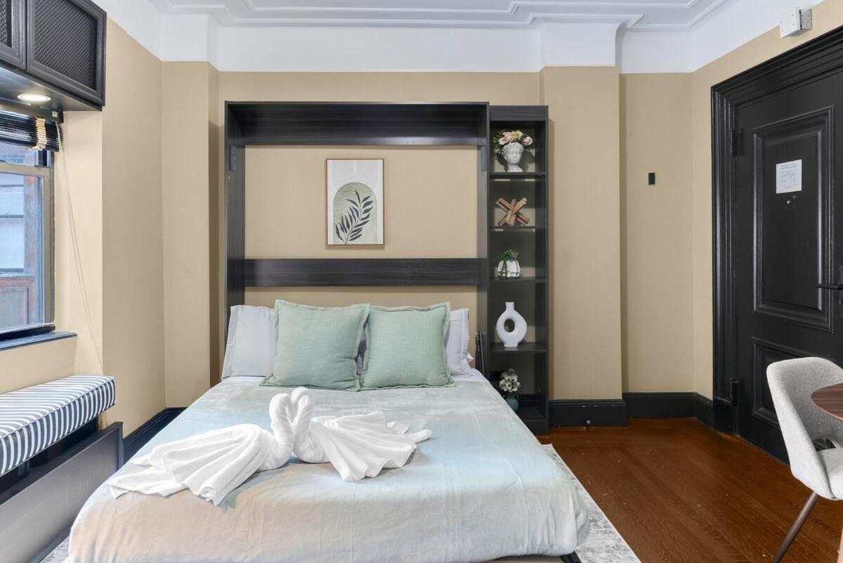 Highly Desired Times Square With Gym Appartement